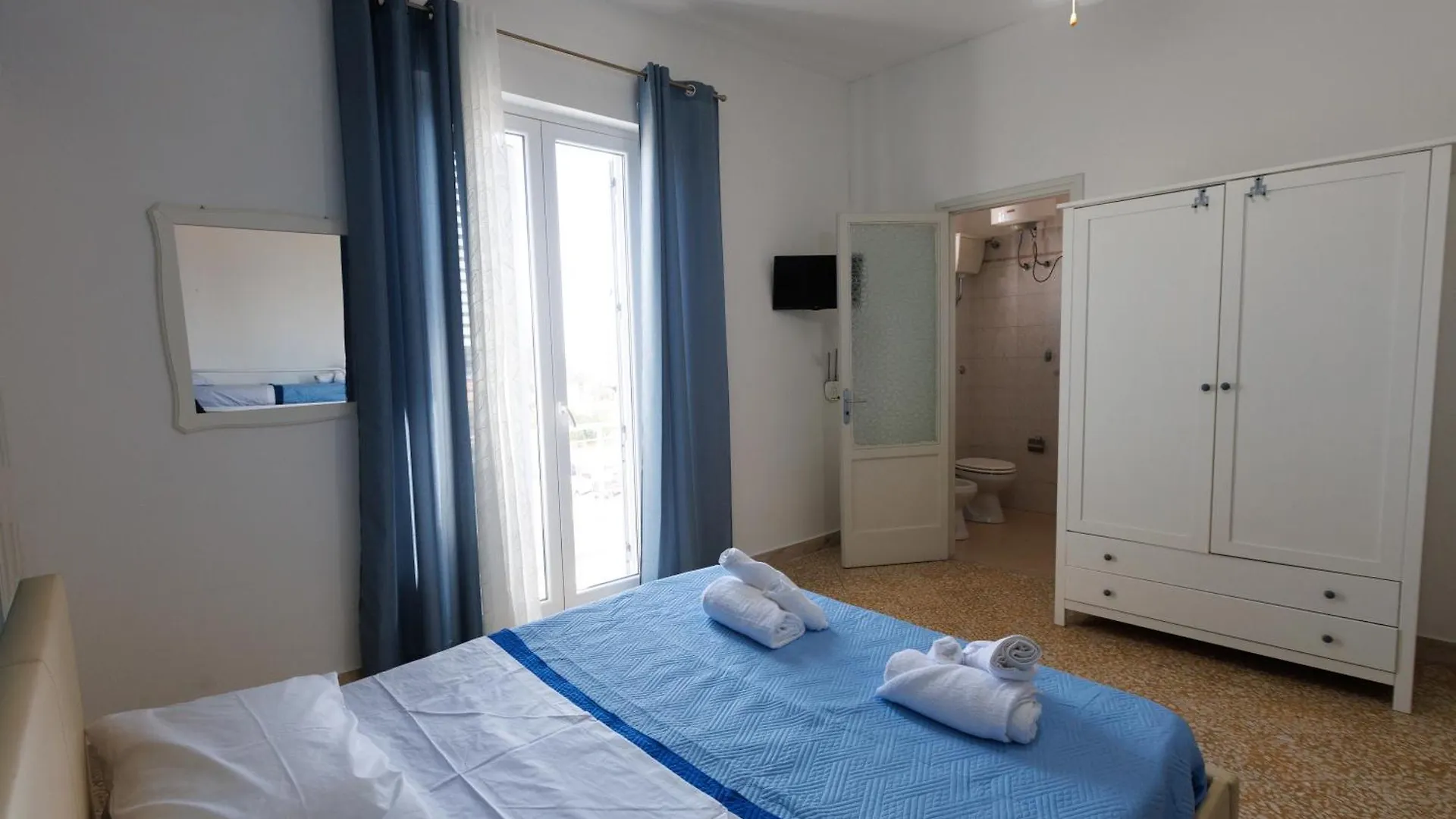 Donna Rosalia Apartments تْرابْيا